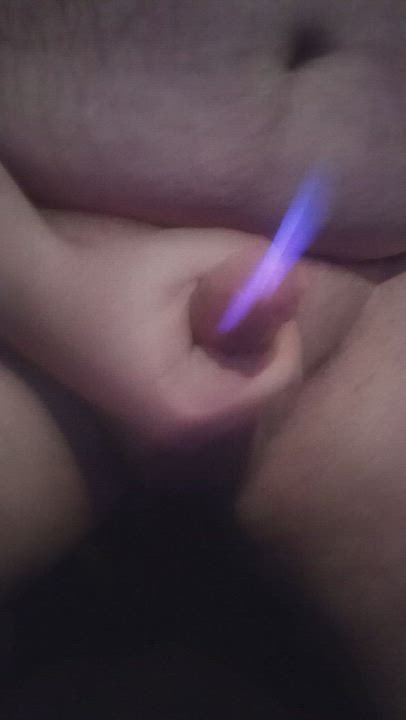 i didnt know i could cum like that with a glowstick in my cock
