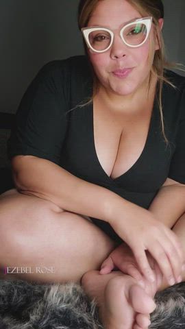 Amateur BBW Blonde Dirty Talk Erotic Feet Glasses Homemade clip