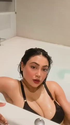 bathtub big tits bra hotwife housewife indian natural tits panties wet clip