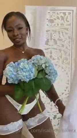 dancing ebony milf clip