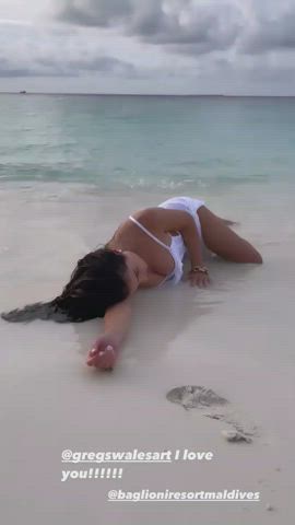 Bikini Cleavage Olivia Culpo clip