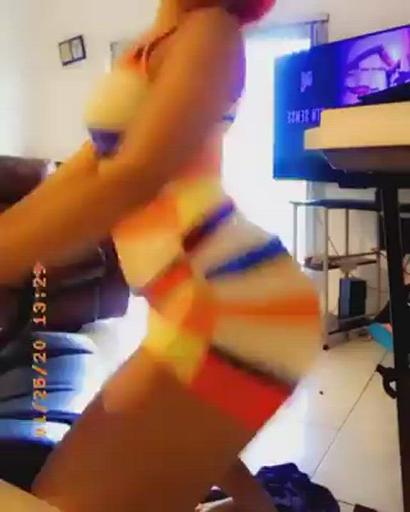 Ass Jiggling Twerking clip