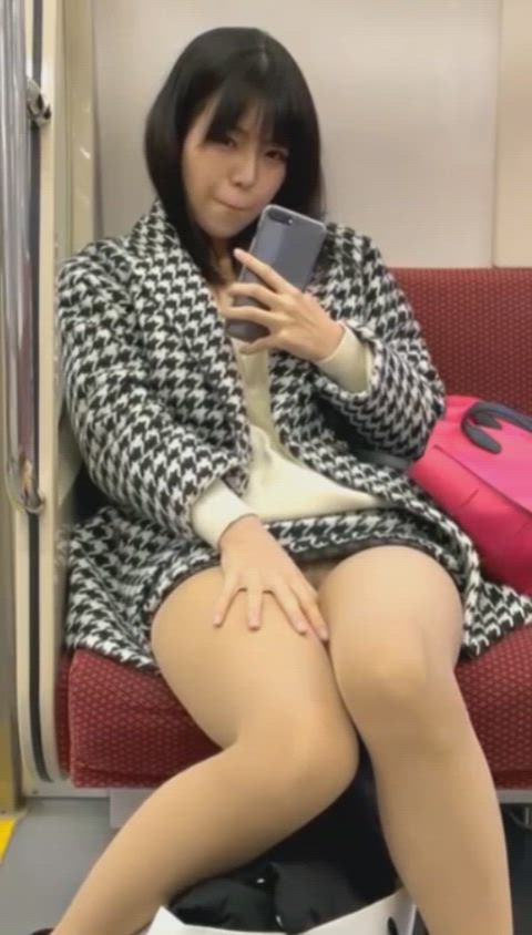 japanese legs pantyhose seducing upskirt clip
