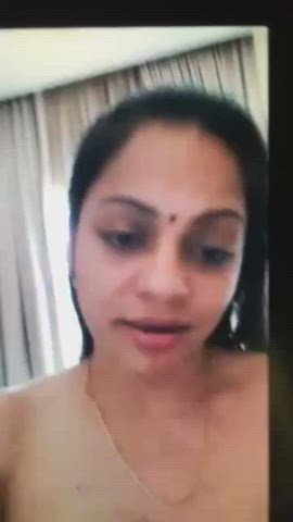 EXTREMELY HORNY BHABHI SHOWING HER TITS AND FINGERING PUSSY[LINK IN COMMENT] ??