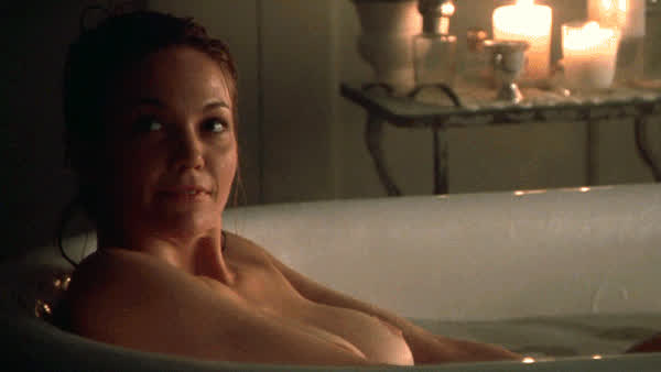 bathtub big tits milf celebs watch-it-for-the-plot clip