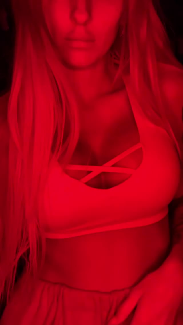 I'm a fan of red light))) are you?)