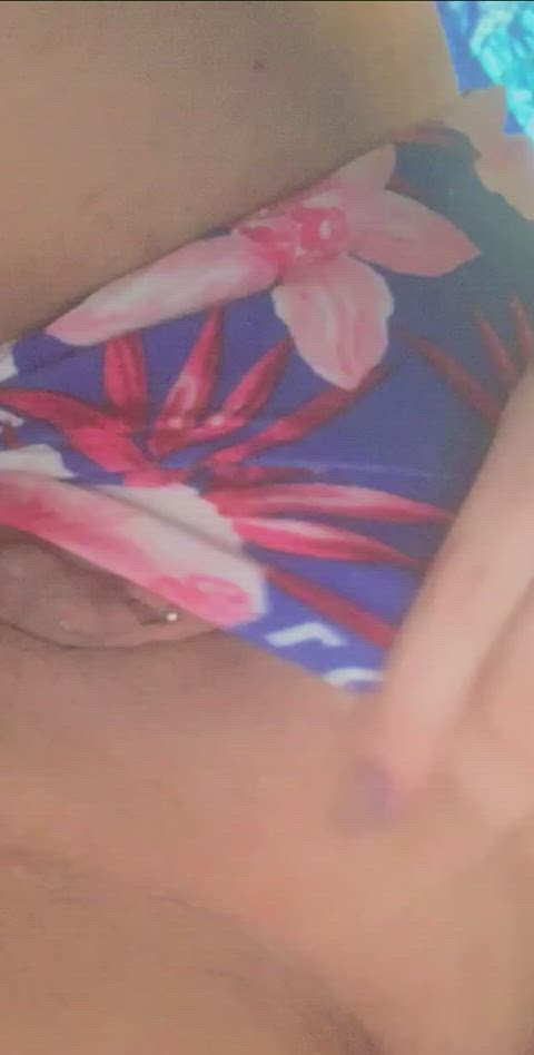 22 [F4M] Strictly business VERY OPENMINDED Fetish friendly Sn@pchat: hmuleafy