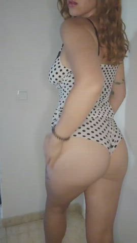 An ass that needs a good spanking and a hard fuck ;)