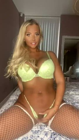 Big Tits Blonde Fishnet Jessica Pretty Teasing Trans clip