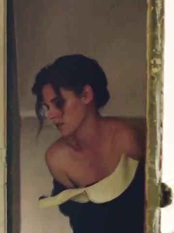 Kristen stewart cum on her tits or a creampie?