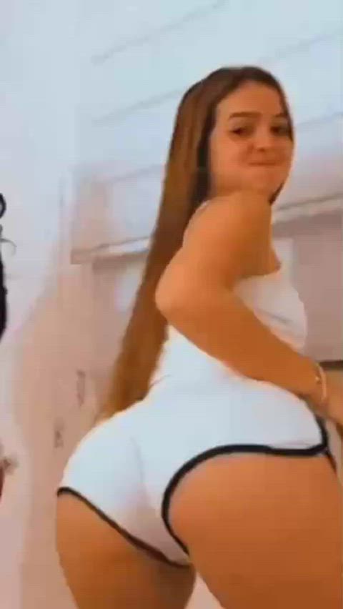brazilian non-nude teen twerking clip
