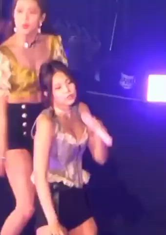Hmmm Jennie you just use your best slutty outfit on stage and yes im ready to pound