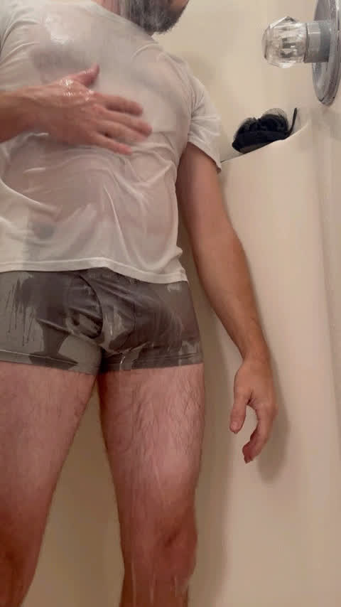 (39) Shower time! Probably need to loose the clothes though 😏