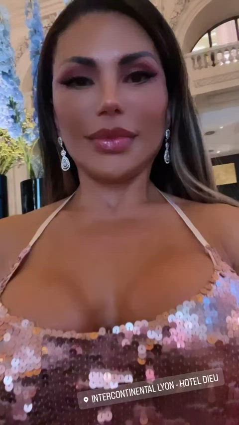 amateur brazilian cleavage dress fake boobs fake tits fitness model party clip