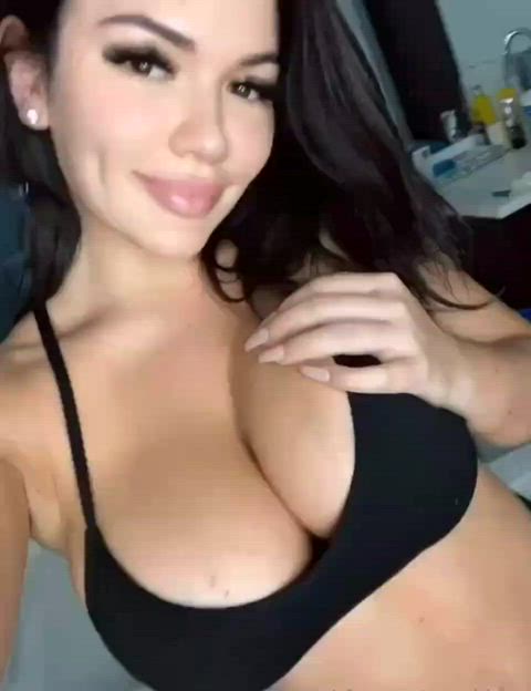 big tits boobs brunette latina clip