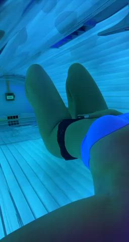 Imagine fucking my tiny body in the sunbed