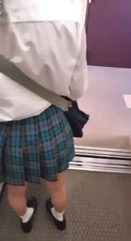 18 years old japanese schoolgirl upskirt clip