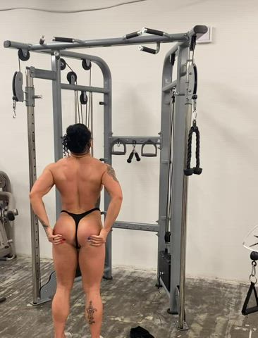 bodybuilder bubble butt muscular girl clip