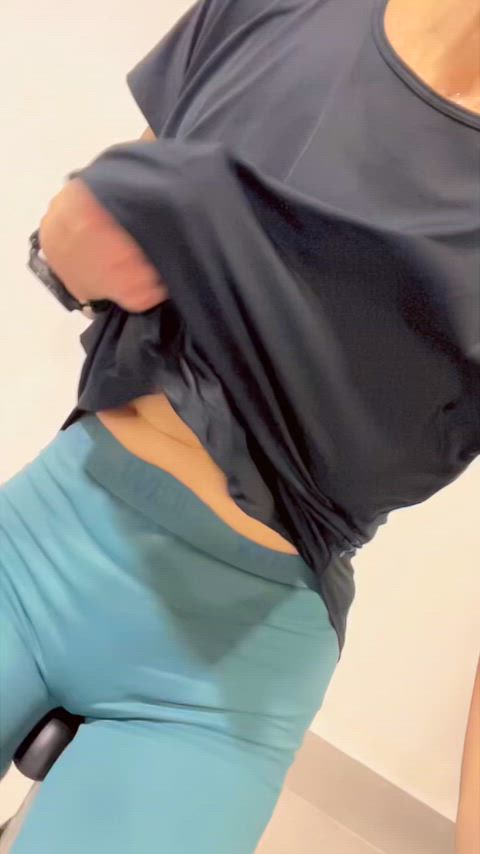 quick titty flash at the gym today (f)44