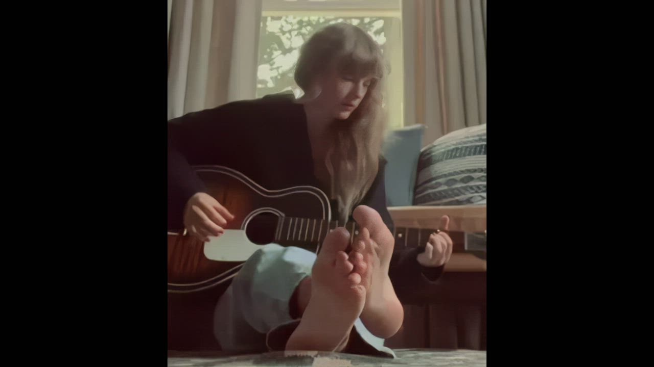 AI Upscaled Celebrity Feet Feet Fetish Taylor Swift clip