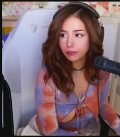 Rubbing my pussy to Pokimanes Nipslip