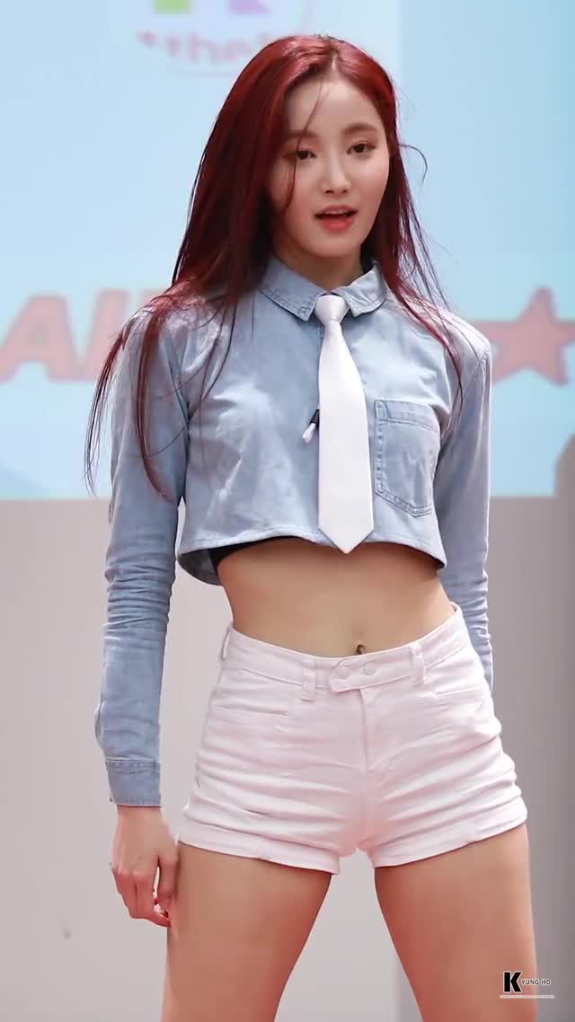 Momoland Yeonwoo 180107 #8