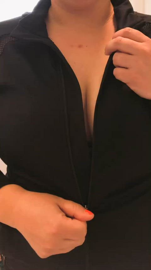 amateur big tits milf natural tits tits boobs clip