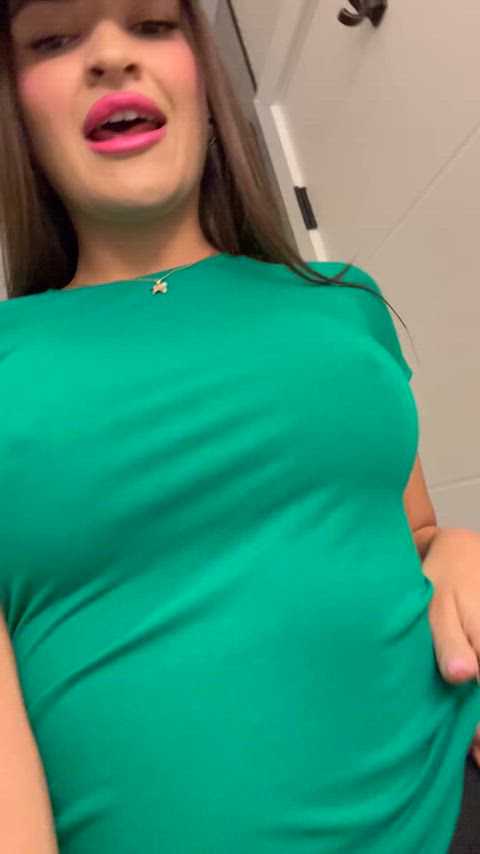 18 years old big tits college cute latina onlyfans selfie solo teen tits at-work