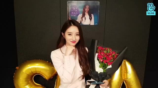 V LIVE - 수아의 우아한 생일날?