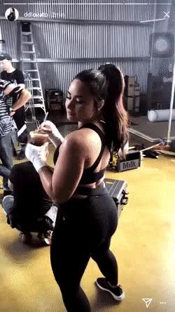 Demi Lovato sexy ass