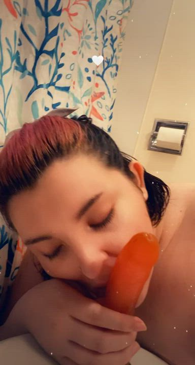 20 Years Old Amateur Blowjob Brown Eyes Chubby Dildo Eye Contact POV Solo Spit clip