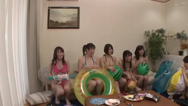 HUNTA-640 "Why Are You Drinking At Home In A Swimsuit? ?And [free-jav-porn-streaming.blogspot.com]