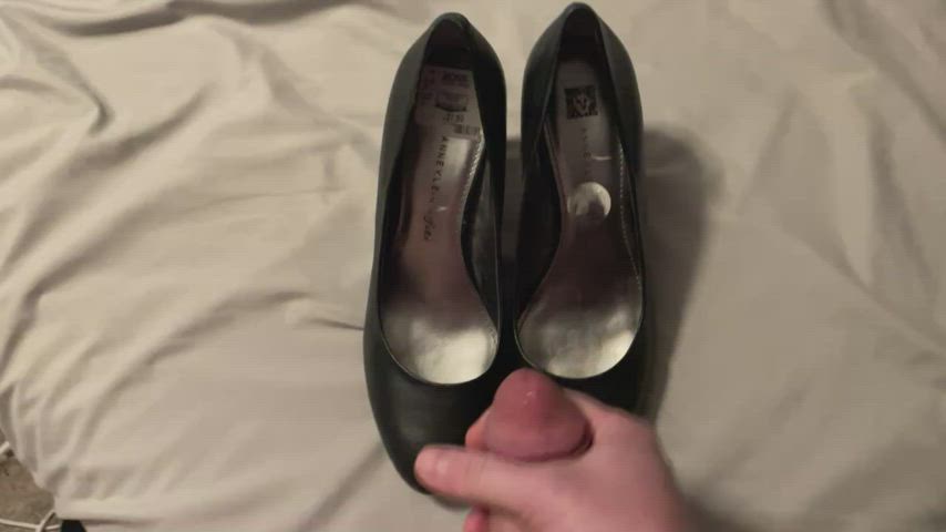 cum high heels masturbating clip