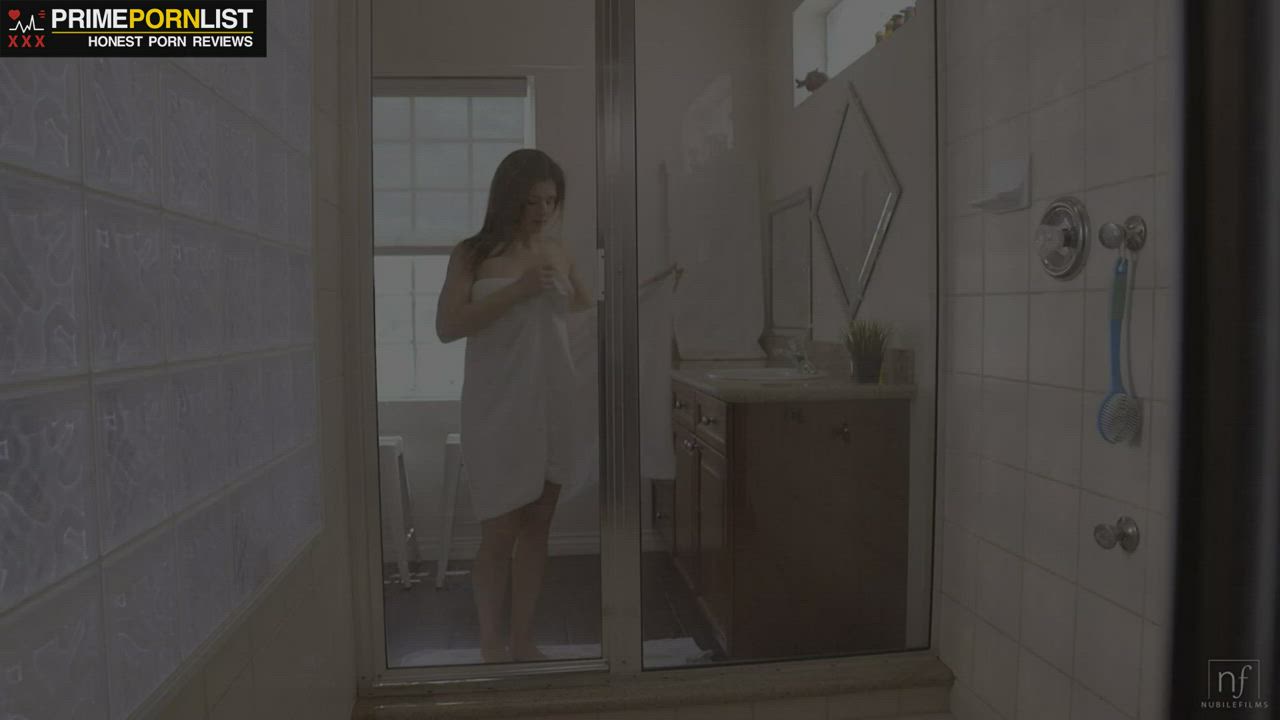 Leah Gotti MILF Shower clip