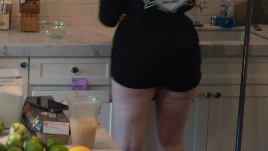 ass blonde booty kitchen pawg shorts thick clip