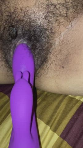 Wife’s yummy hairy pussy🖕
