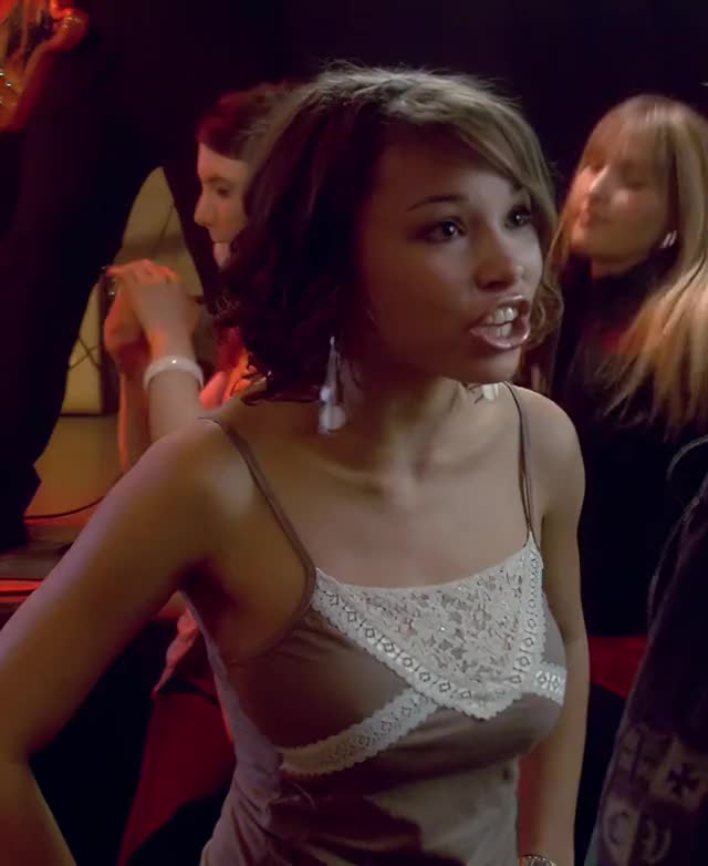 Jessica Parker Kennedy in Decoys 2
