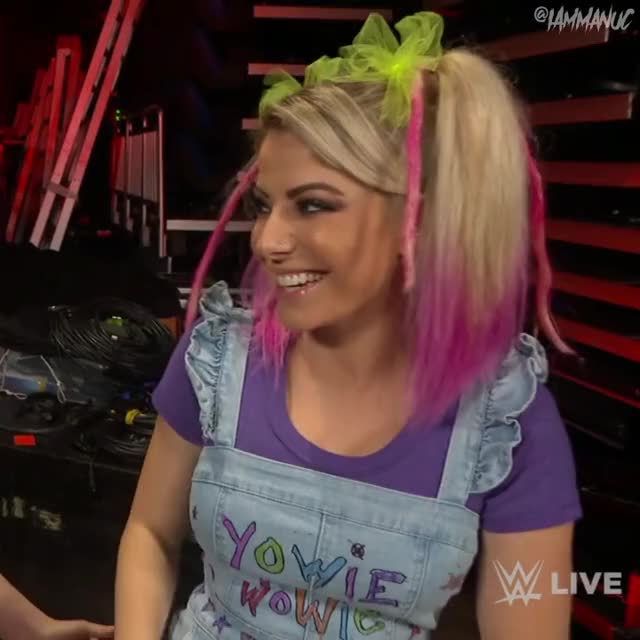 WWE Alexa Bliss Claws Funny Cat Face