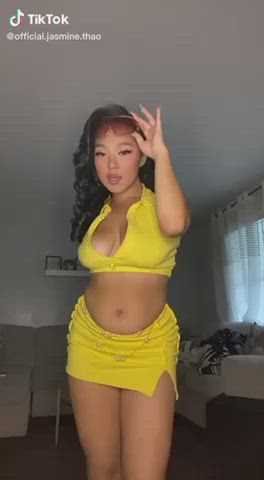 asian cleavage tiktok clip