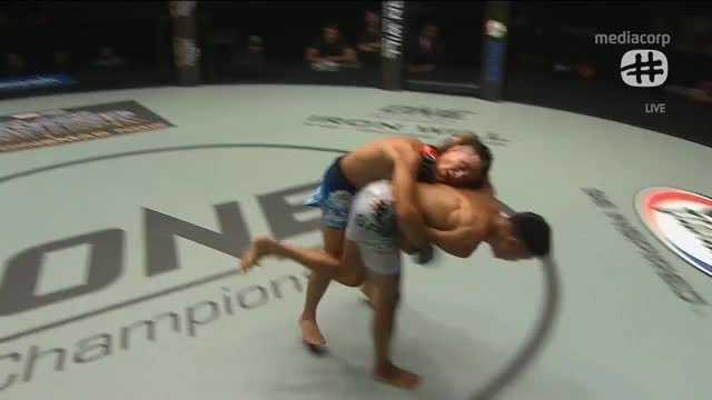 Reece Mclaren is quite the character, I loved that missed kick spot. Nice arm triangle