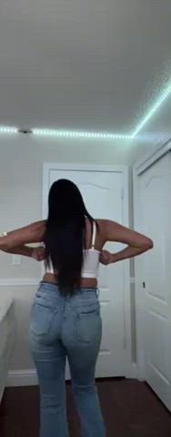 18 years old 19 years old big ass bubble butt busty dancing latina undressing clip