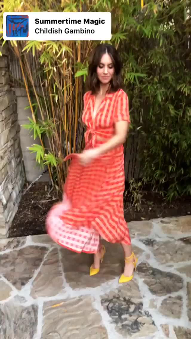 Alison Brie Celebrity clip