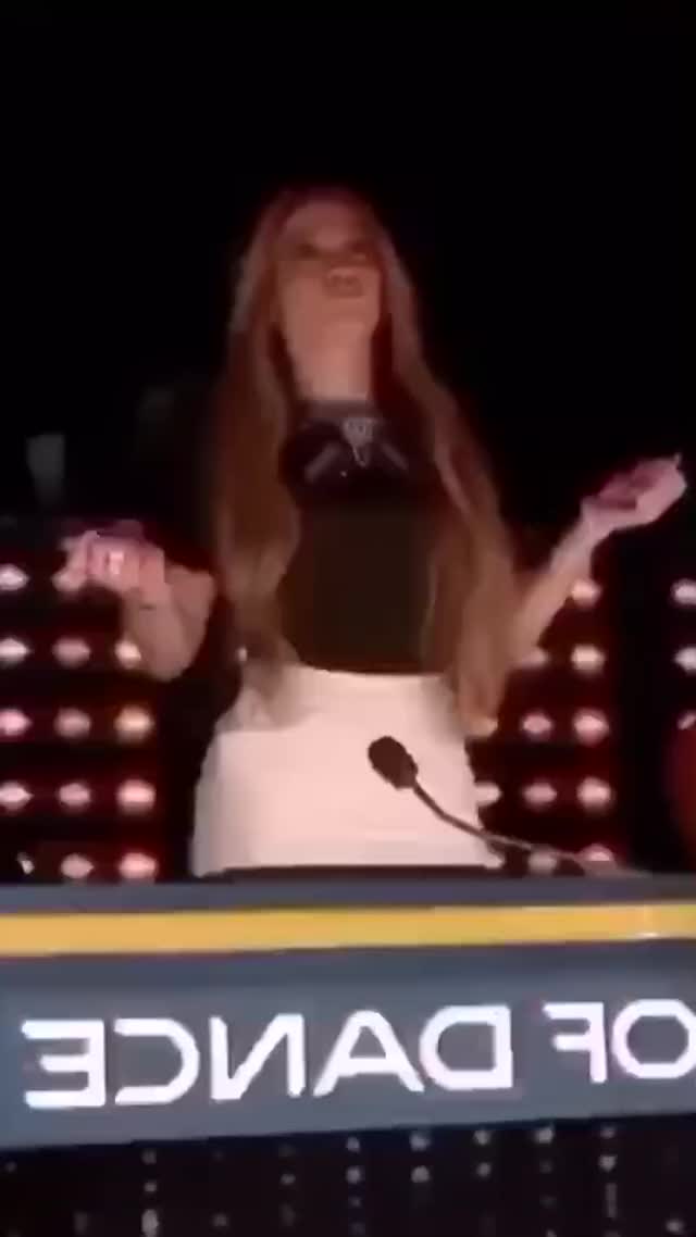 Mother Jennifer Lopez does sexy dance on live tv for viewers