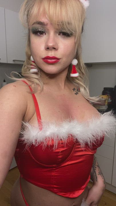 your little elf was very slutty this year, you have to punish me 🥺