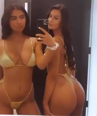 2 Arabian Girls Posing in Mirror ??????
