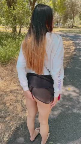 Not wearing any panties makes fingering at a park much easier 🤭 [gif]