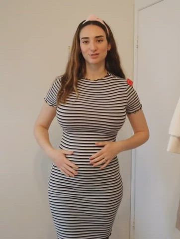 abigail celebrity clothed dress huge tits jewish non-nude tight vertical clip