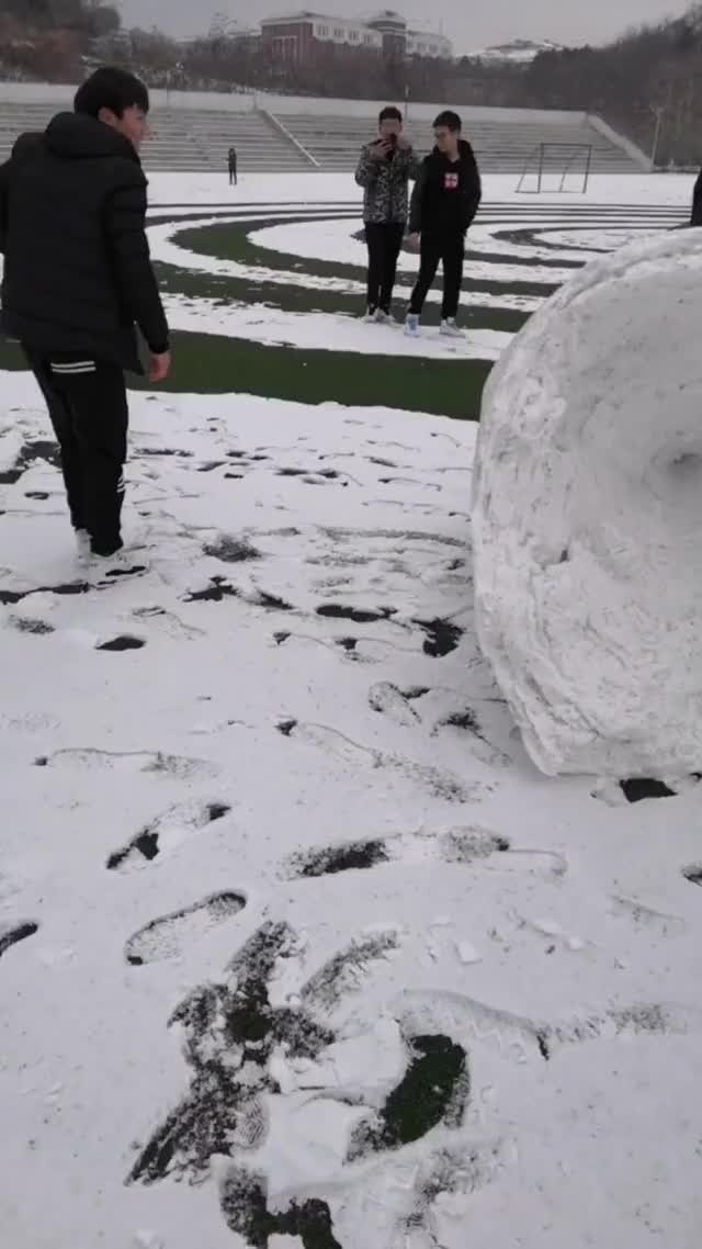 Wow!Huge snow roll! #snow #roll #foryou