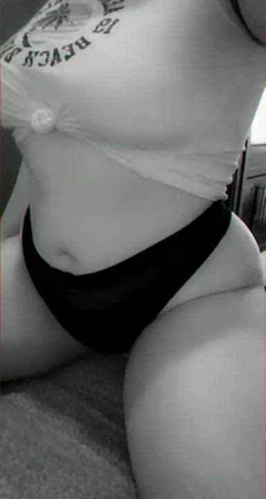 [30f] 🖤 this never fails to get me soaking wet... who wants the panties when i’m