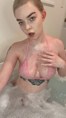 amateur babe bath bathtub bikini cute natural tits striptease tease teasing clip